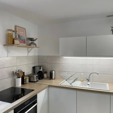 La Pinede - Sejour Ideal Entre Et Holiday home *